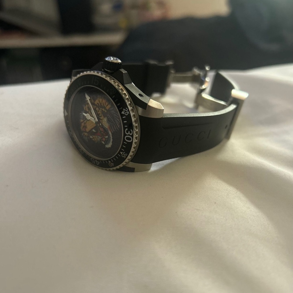 Gucci Tiger Dive Watch - Picture 5 of 6